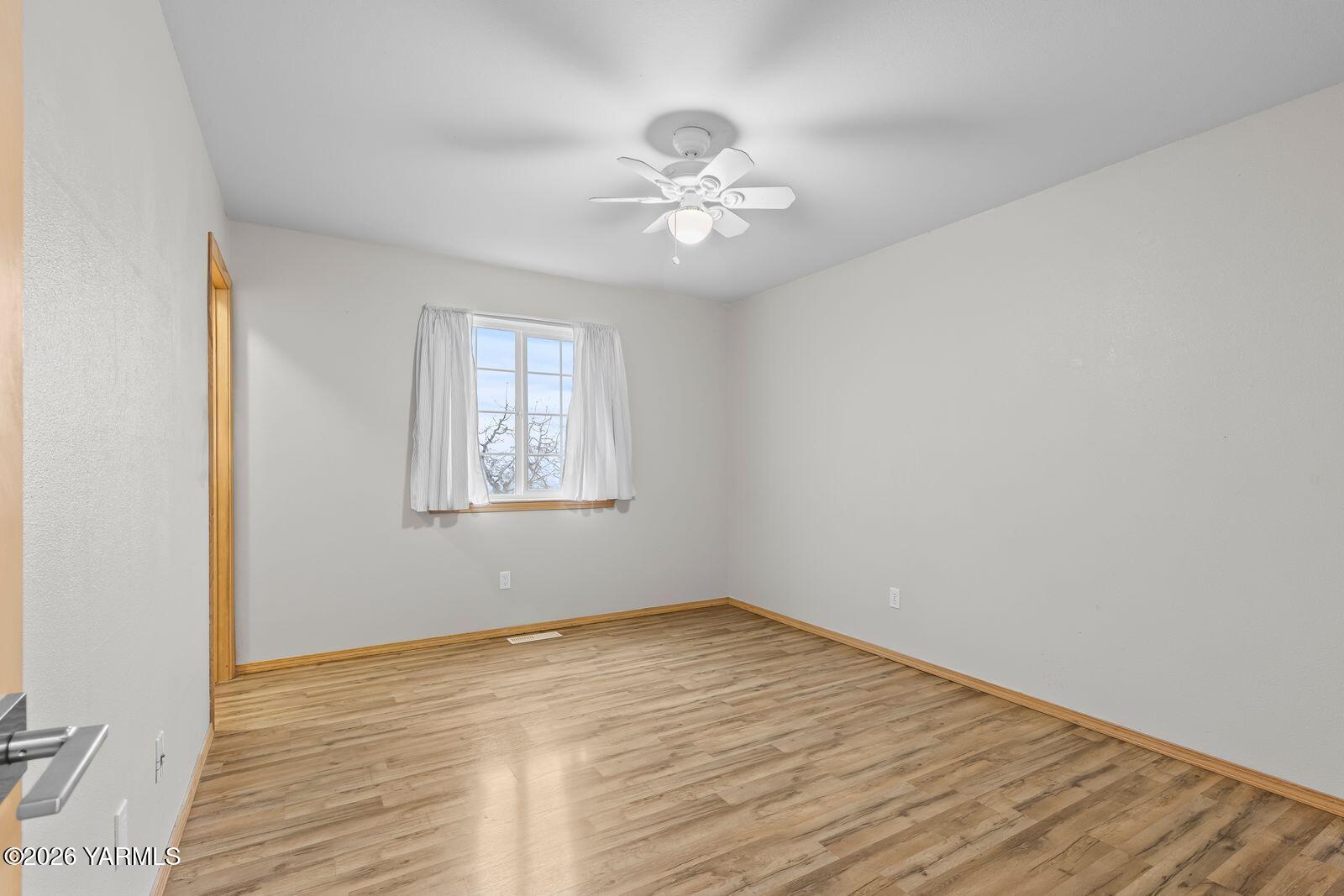 2920 Cook Road Yakima, WA 98908 - Photo 18 of 33 Bedroom3