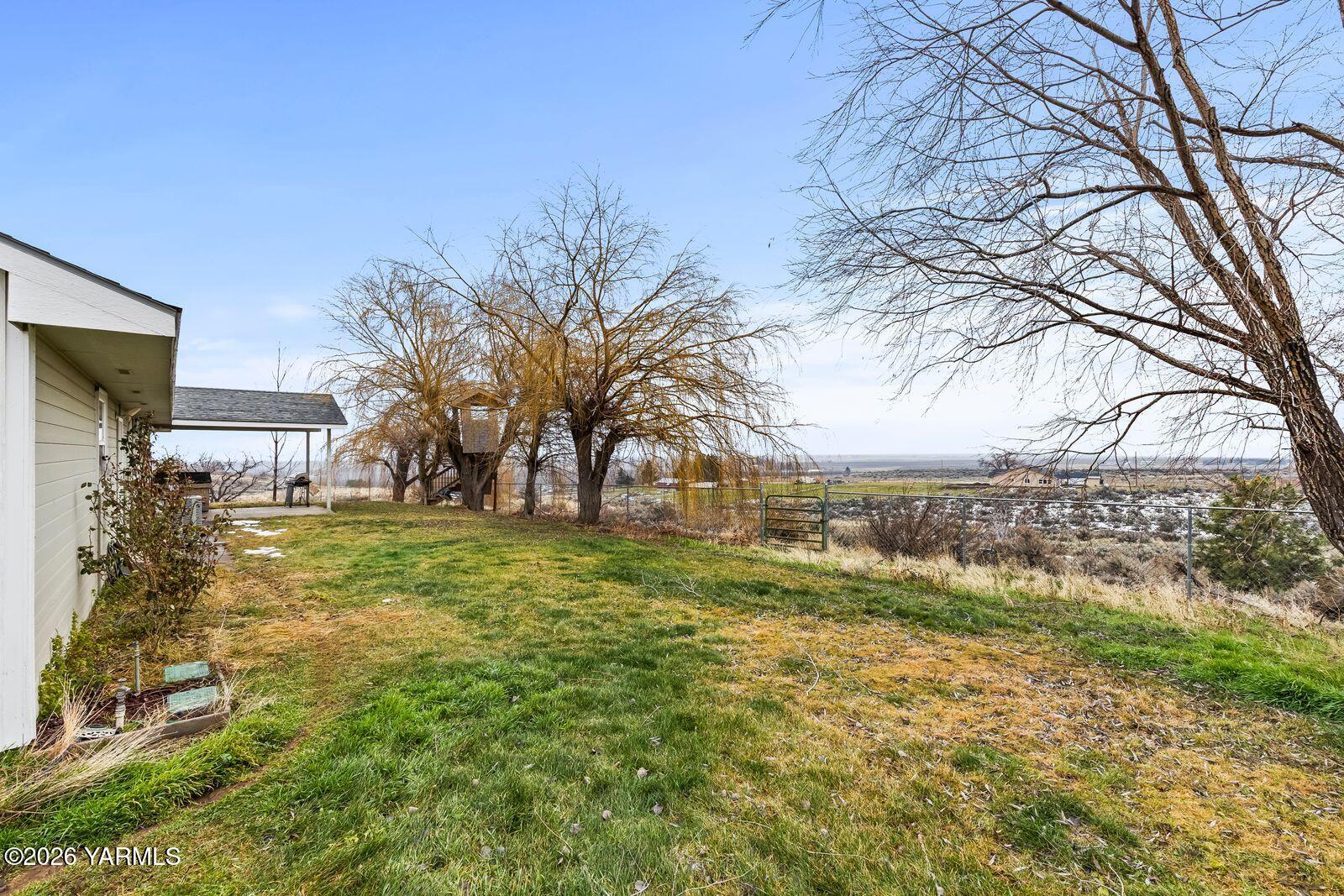 2920 Cook Road Yakima, WA 98908 - Photo 26 of 33 Backyard