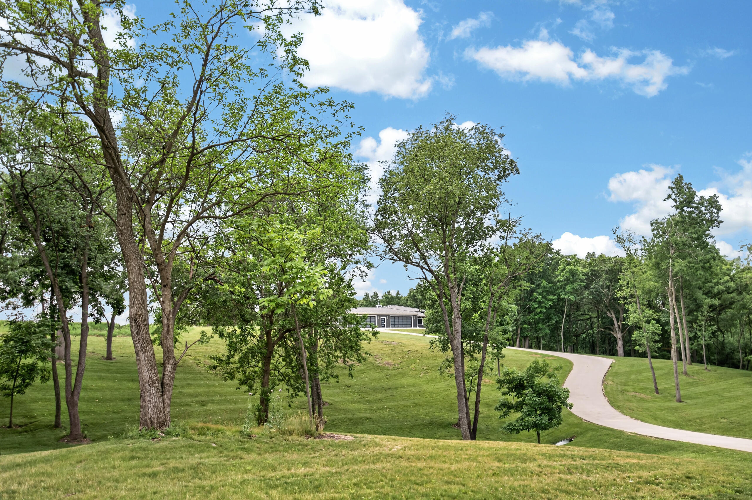 W3830 Scotch Bush Road Lafayette, WI 53121 - Photo 5 of 122 Driveway