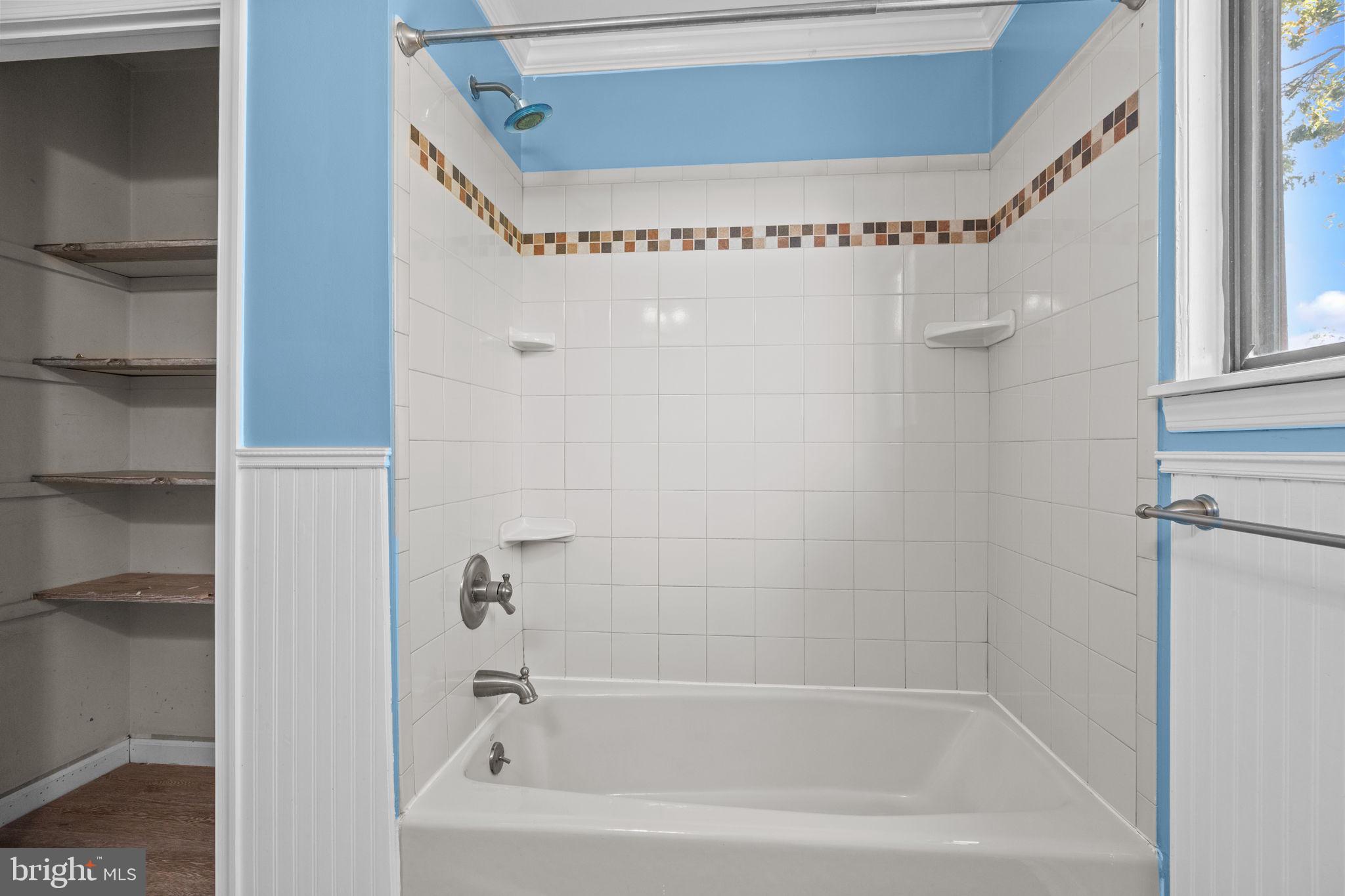 1006 North York Road, Unit 1 Willow Grove, PA 19090 - Photo 21 of 26 a close view of a bathtub in bathroom