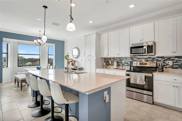 $369,900 | 18028 Gawthrop Drive, Unit 402, Bradenton, FL 34211