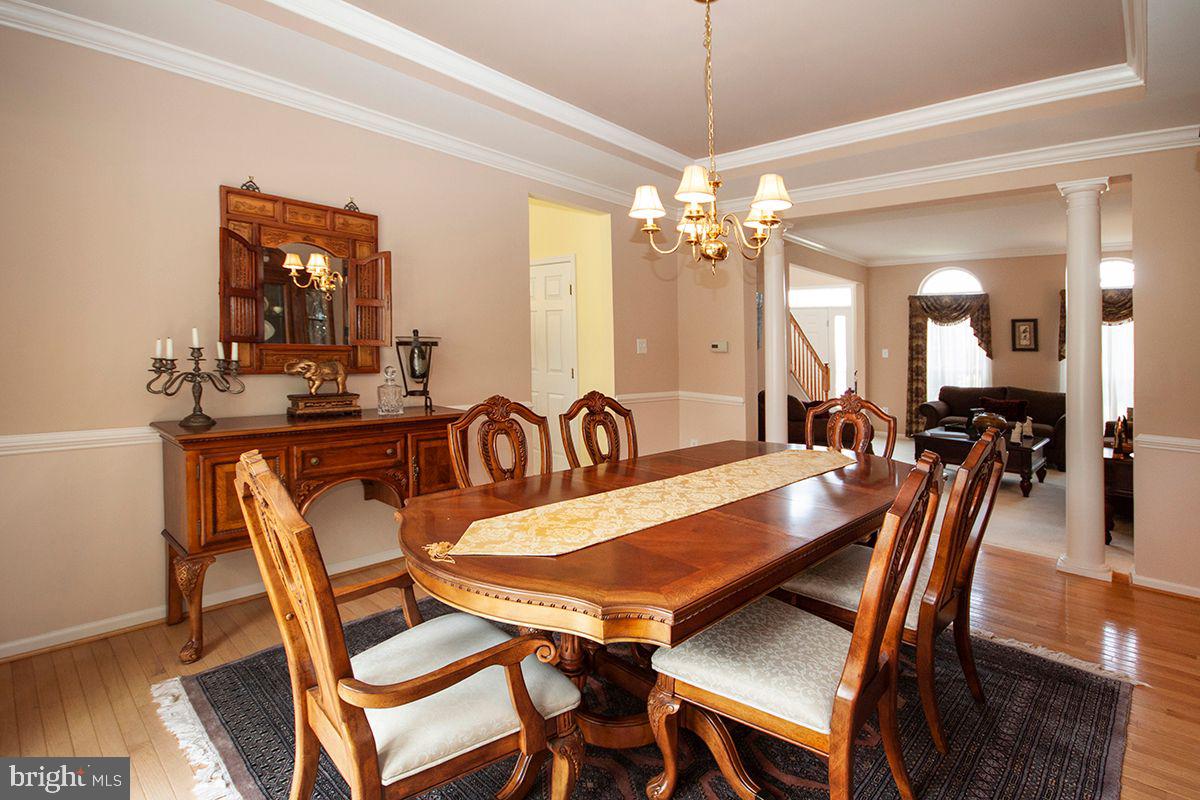 39 Red Fox Trail Sicklerville, NJ 08081 - Photo 16 of 44 Dining Room: HW Floors, Fin WW, Columns
