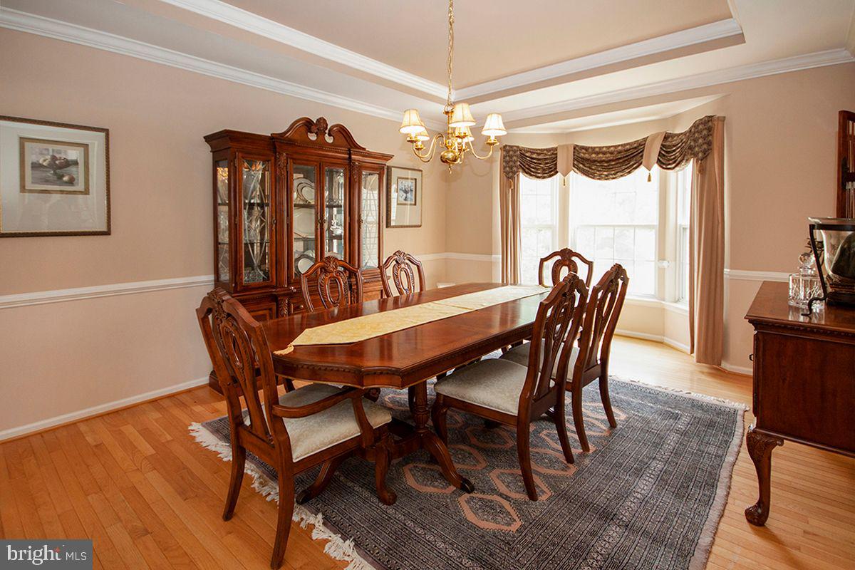 39 Red Fox Trail Sicklerville, NJ 08081 - Photo 17 of 44 Dining Room: HW Floors, Fin WW, Columns