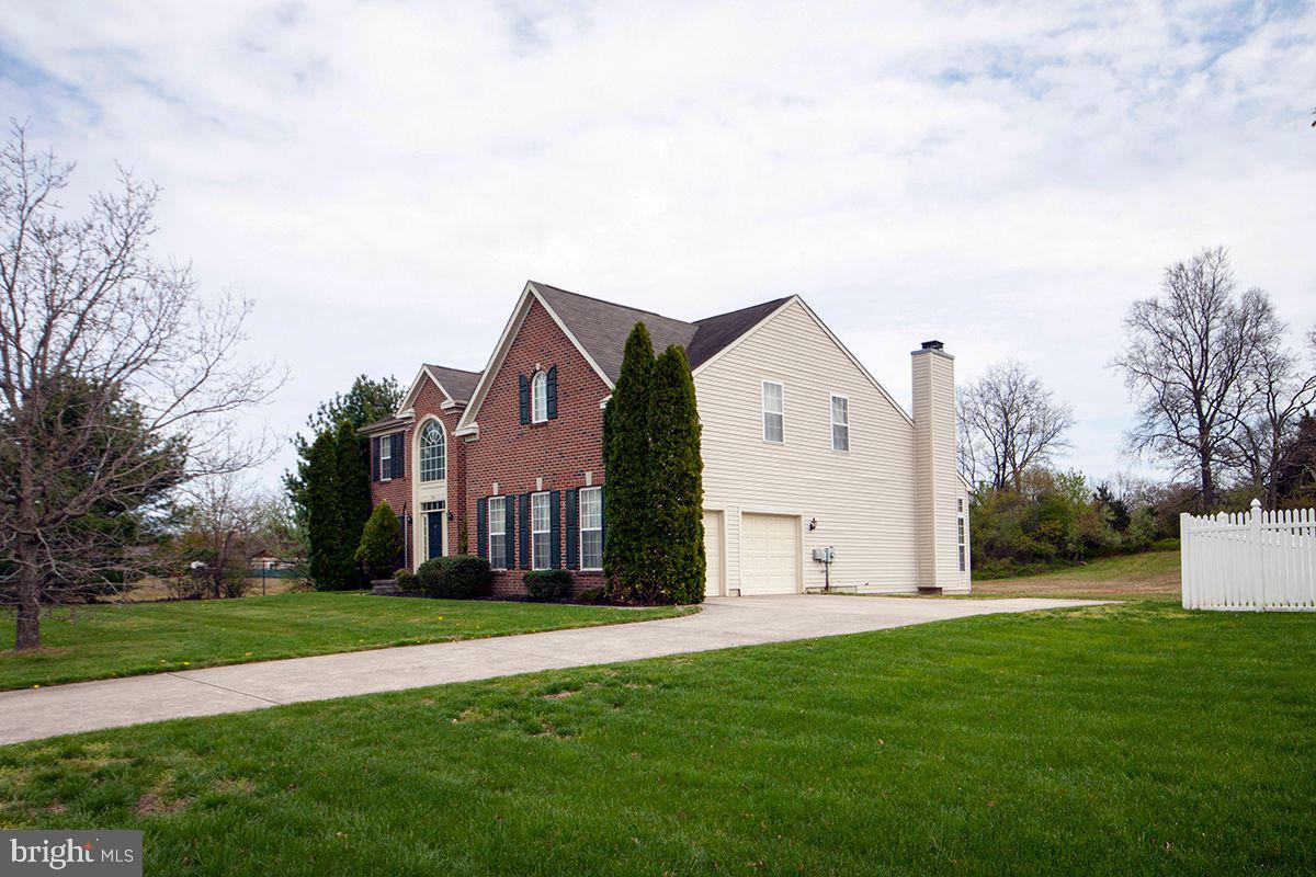39 Red Fox Trail Sicklerville, NJ 08081 - Photo 2 of 44 Exterior Front: 2 Car Side Entry Garage