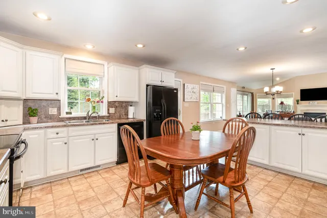 $555,000 | 49 West Lexington Road, Lititz, PA 17543