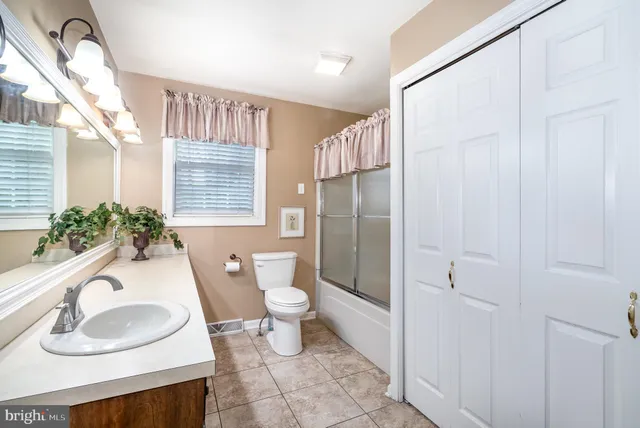 $555,000 | 49 West Lexington Road, Lititz, PA 17543