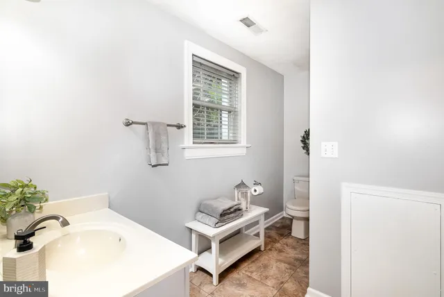 $555,000 | 49 West Lexington Road, Lititz, PA 17543