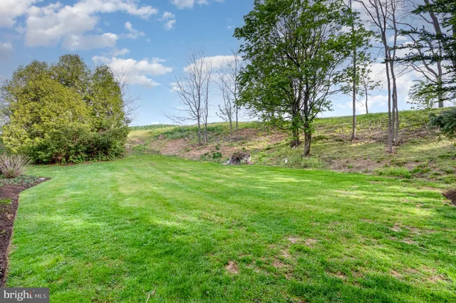 $555,000 | 49 West Lexington Road, Lititz, PA 17543