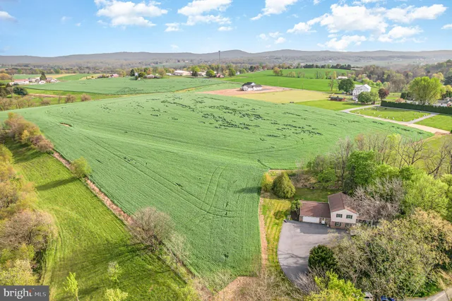 $555,000 | 49 West Lexington Road, Lititz, PA 17543