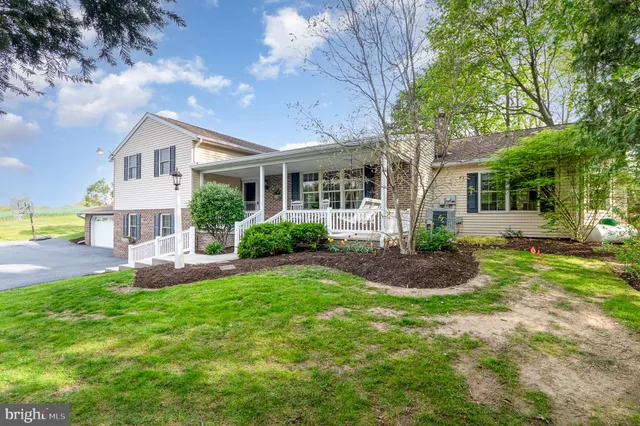 $555,000 | 49 West Lexington Road, Lititz, PA 17543