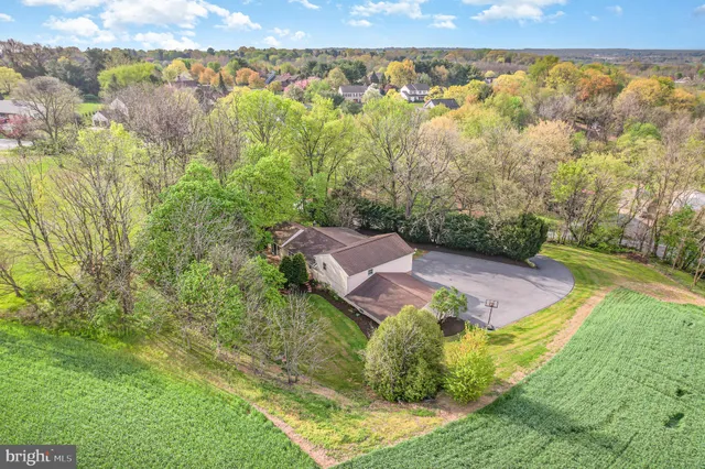 $555,000 | 49 West Lexington Road, Lititz, PA 17543