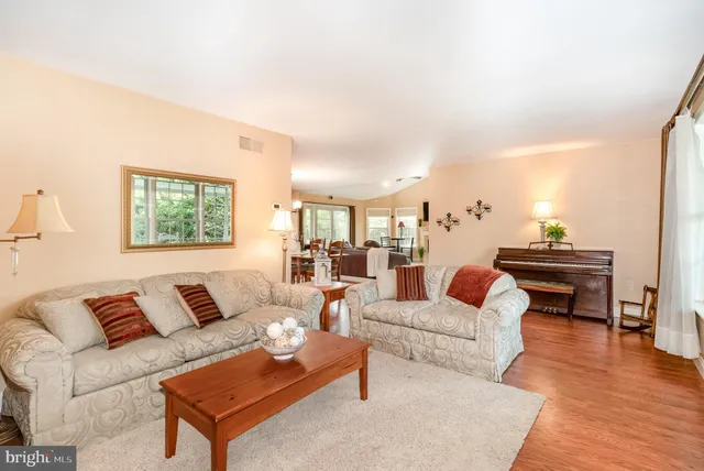 $555,000 | 49 West Lexington Road, Lititz, PA 17543