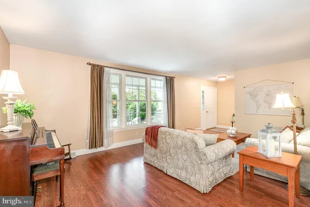 $555,000 | 49 West Lexington Road, Lititz, PA 17543