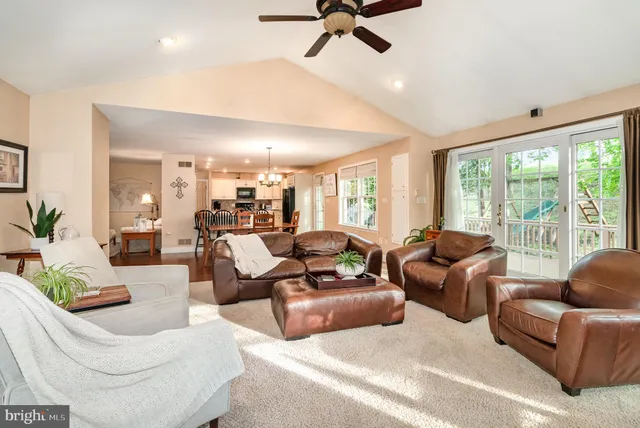 $555,000 | 49 West Lexington Road, Lititz, PA 17543