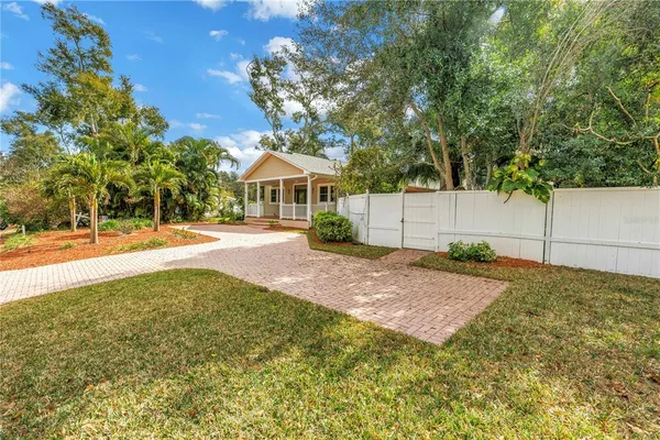 $1,295,000 | 546 26th Avenue North, St. Petersburg, FL 33704