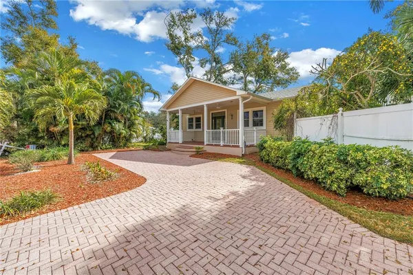 $1,295,000 | 546 26th Avenue North, St. Petersburg, FL 33704