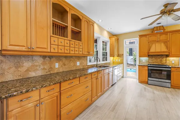 $1,295,000 | 546 26th Avenue North, St. Petersburg, FL 33704