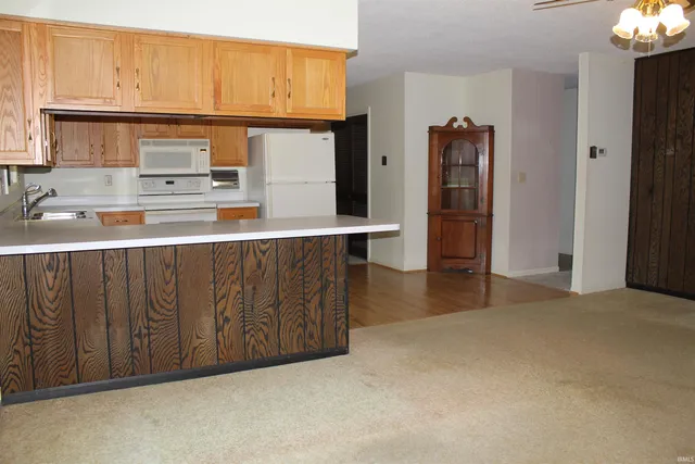 $200,000 | 1096 East 26th Highway, Portland, IN 47371