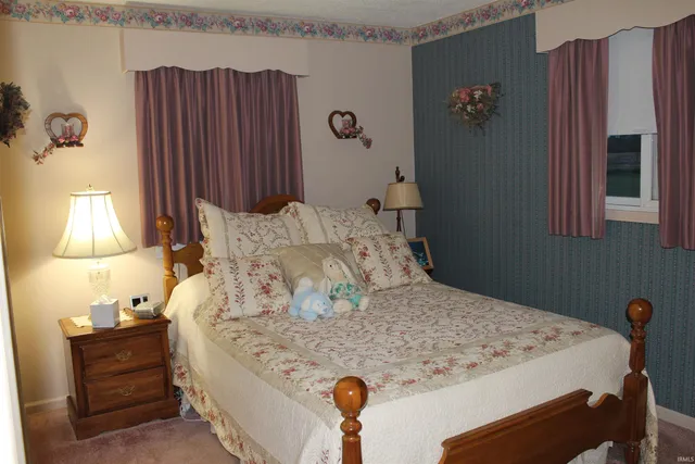 $200,000 | 1096 East 26th Highway, Portland, IN 47371