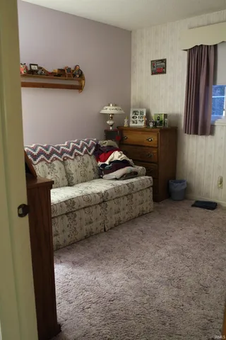 $200,000 | 1096 East 26th Highway, Portland, IN 47371