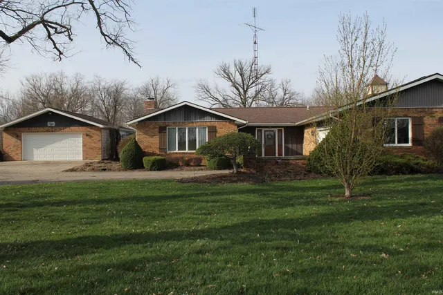 $200,000 | 1096 East 26th Highway, Portland, IN 47371
