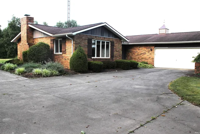 $200,000 | 1096 East 26th Highway, Portland, IN 47371