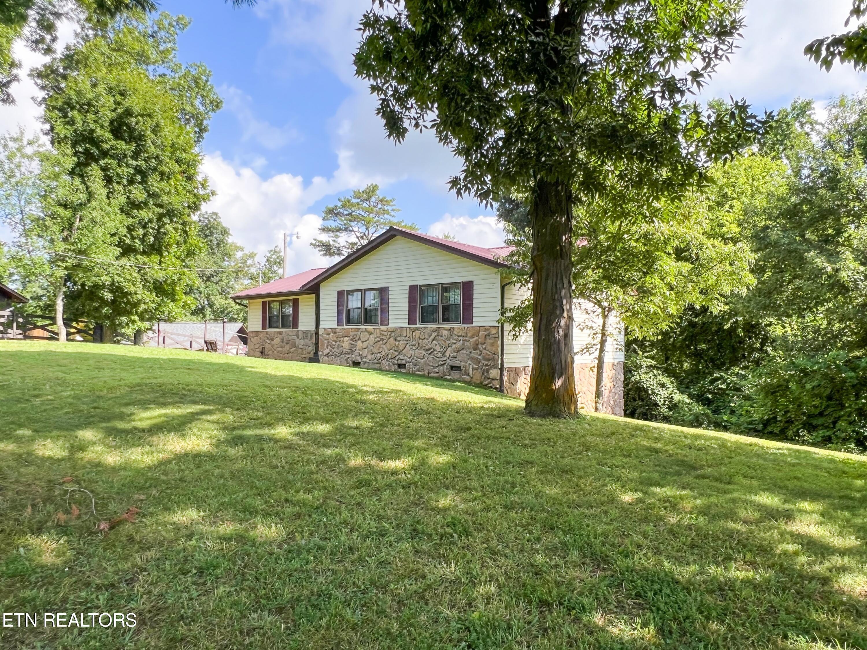 1809 Ridgecrest Drive Dandridge, TN 37725 - Photo 12 of 40 IMG_5251