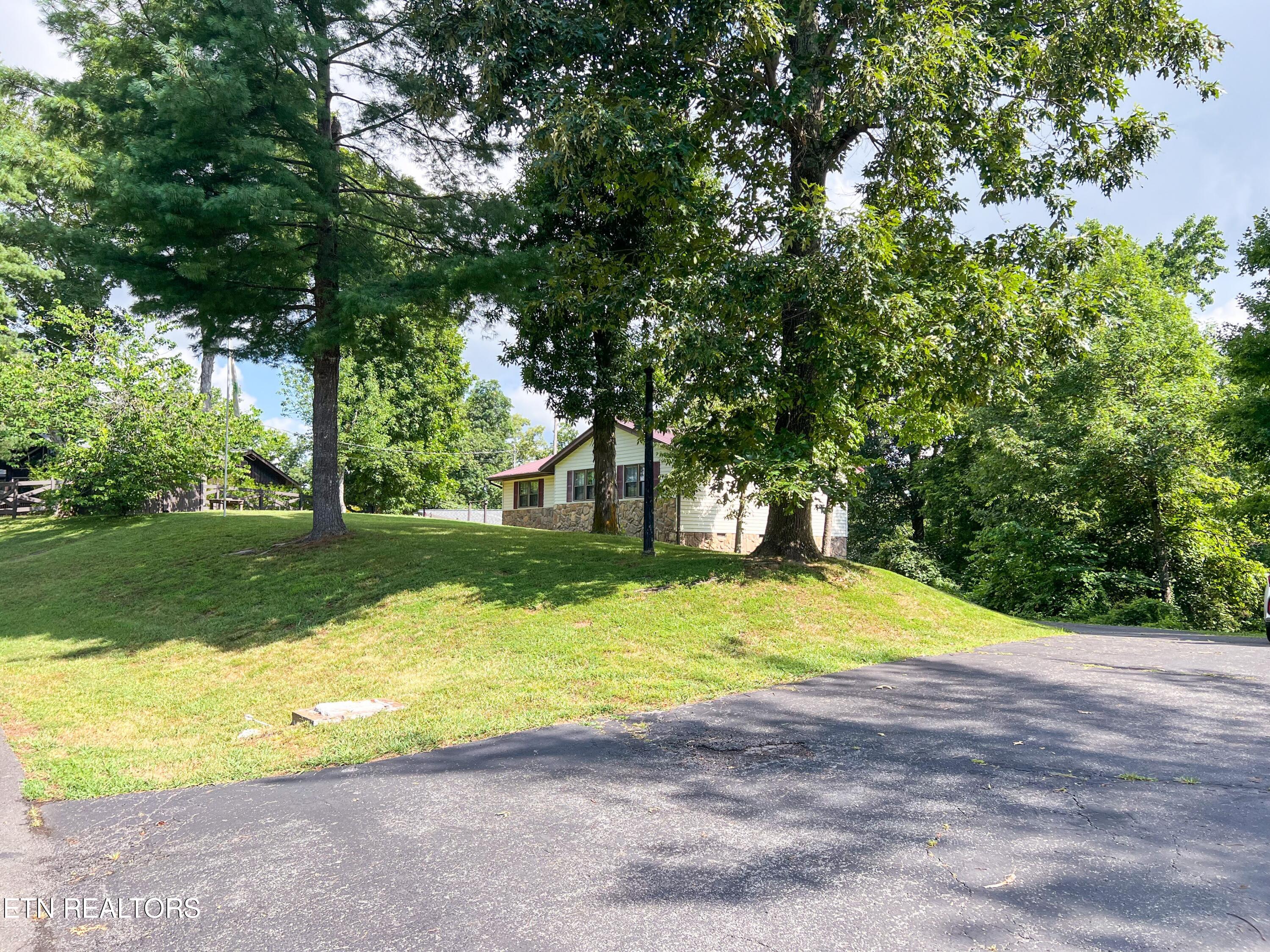 1809 Ridgecrest Drive Dandridge, TN 37725 - Photo 17 of 40 IMG_5261