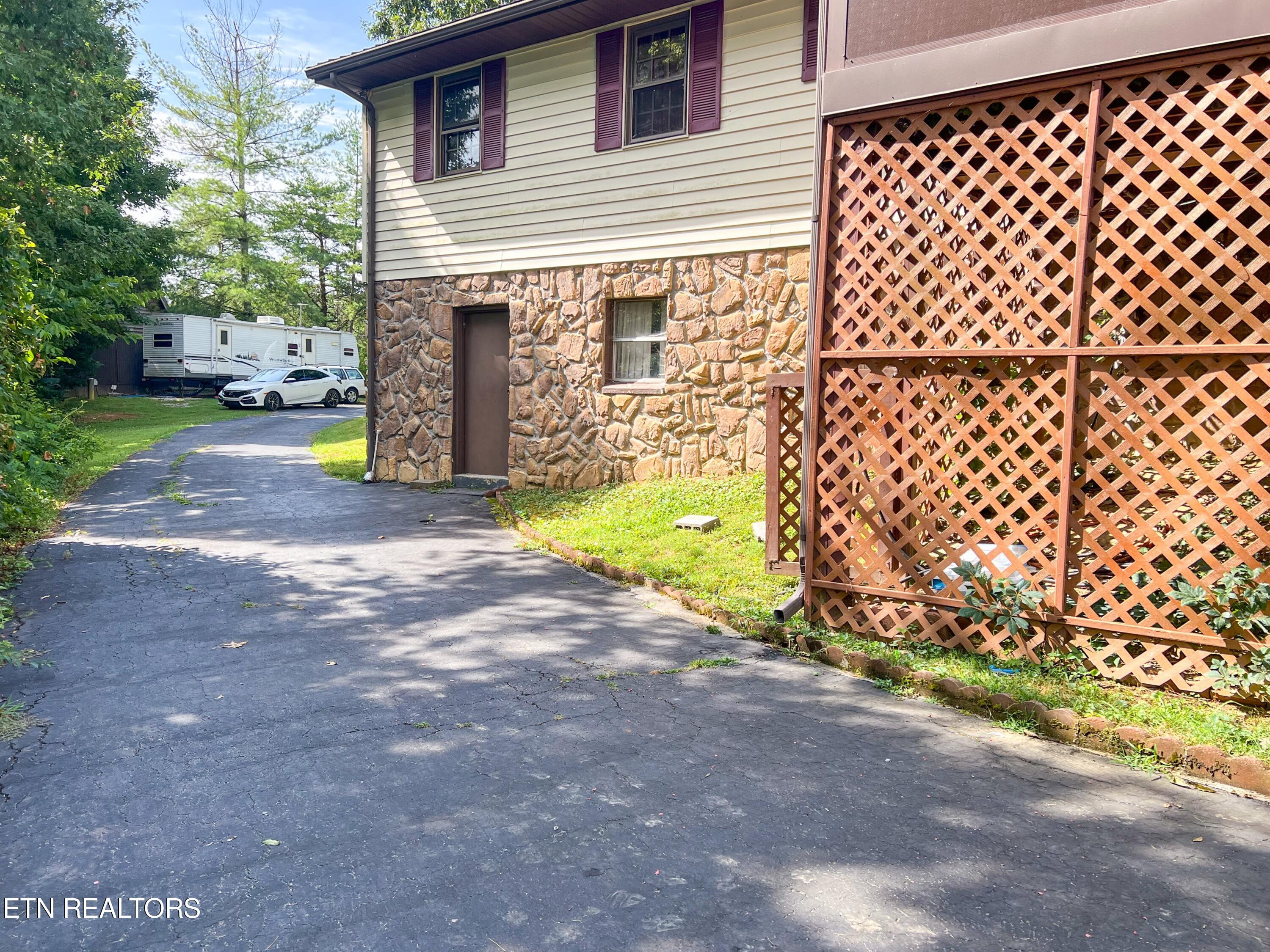 1809 Ridgecrest Drive Dandridge, TN 37725 - Photo 20 of 40 IMG_5255