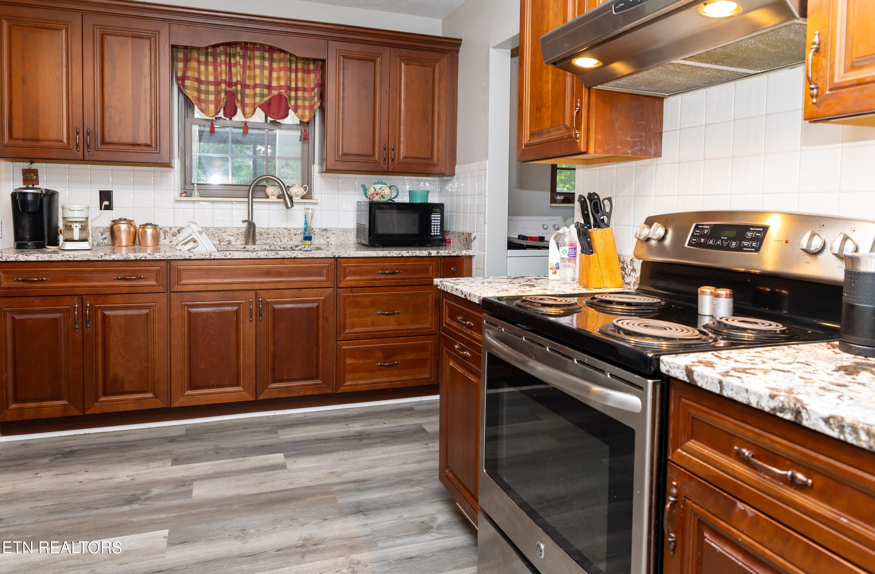 1809 Ridgecrest Drive Dandridge, TN 37725 - Photo 40 of 40 GS1A7977