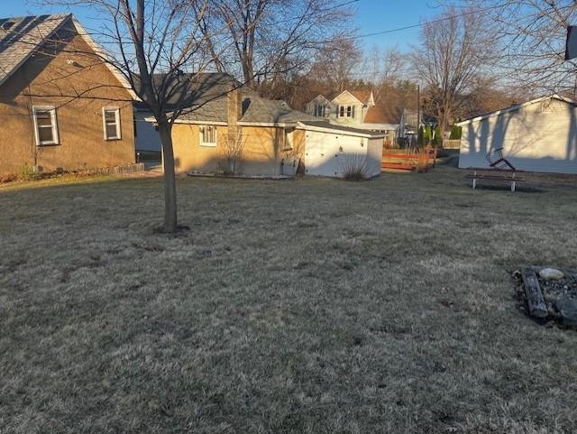 425 East Dakota Street Spring Valley, IL 61362 - Photo 17 of 20 a view of yard with tree s