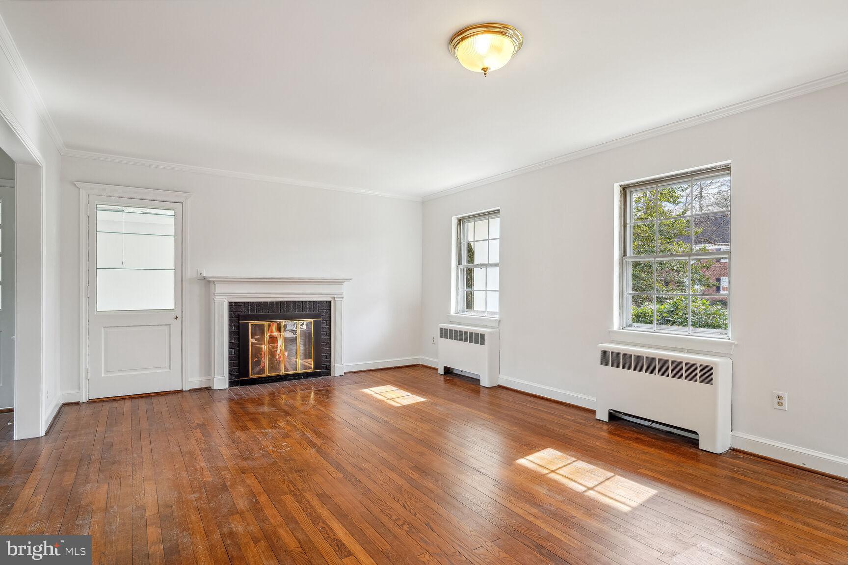 4827 Sedgwick Street Northwest Washington, DC 20016 - Photo 2 of 23