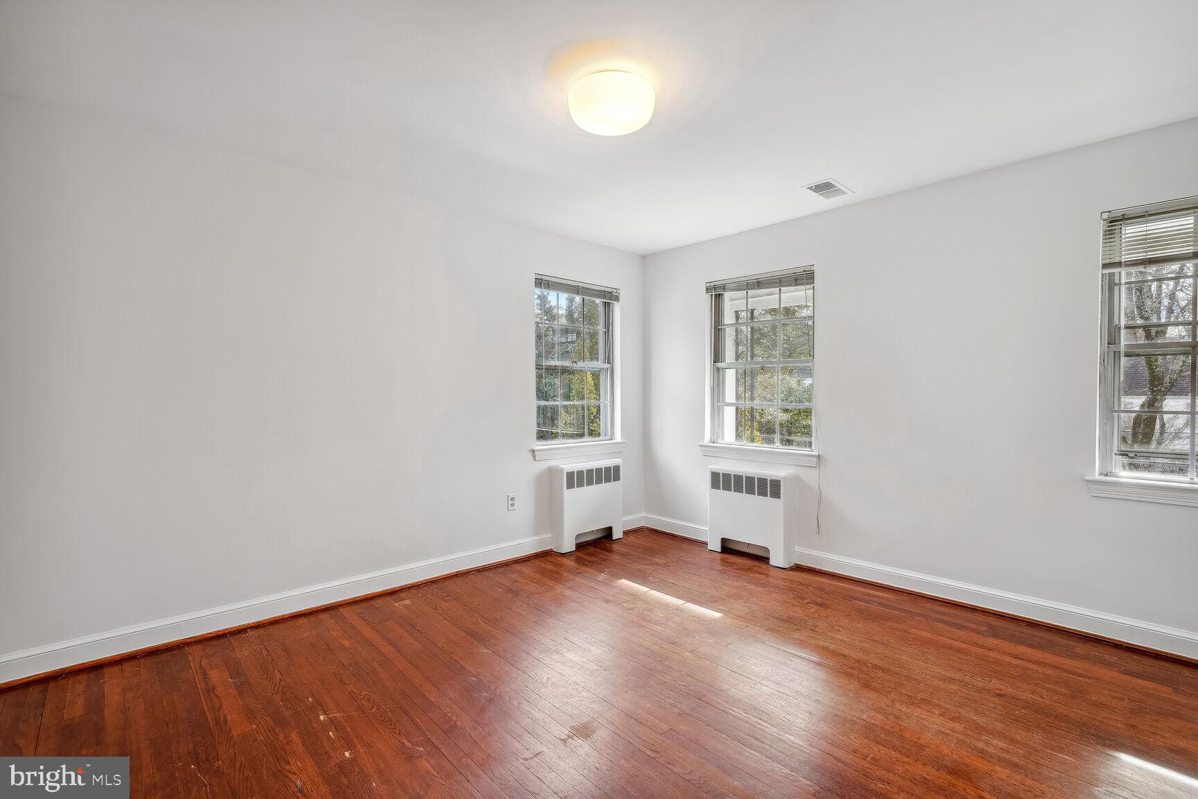 4827 Sedgwick Street Northwest Washington, DC 20016 - Photo 8 of 23