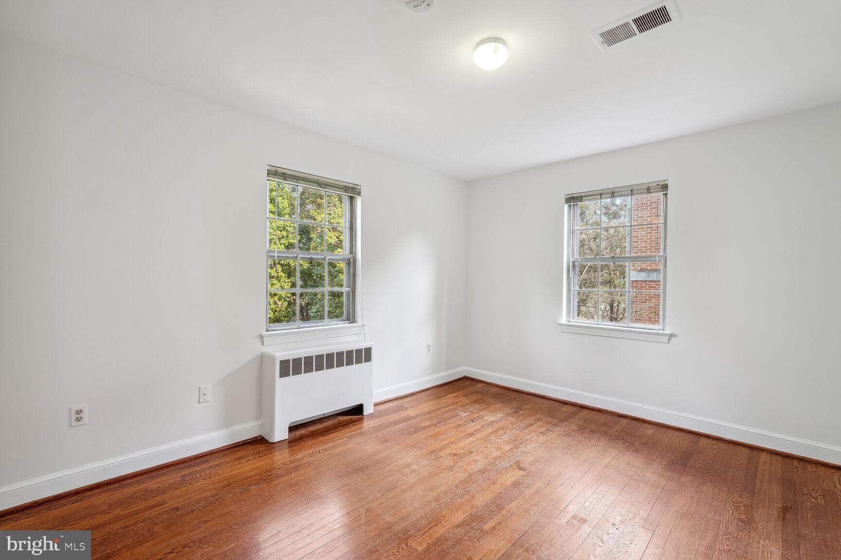 4827 Sedgwick Street Northwest Washington, DC 20016 - Photo 9 of 23