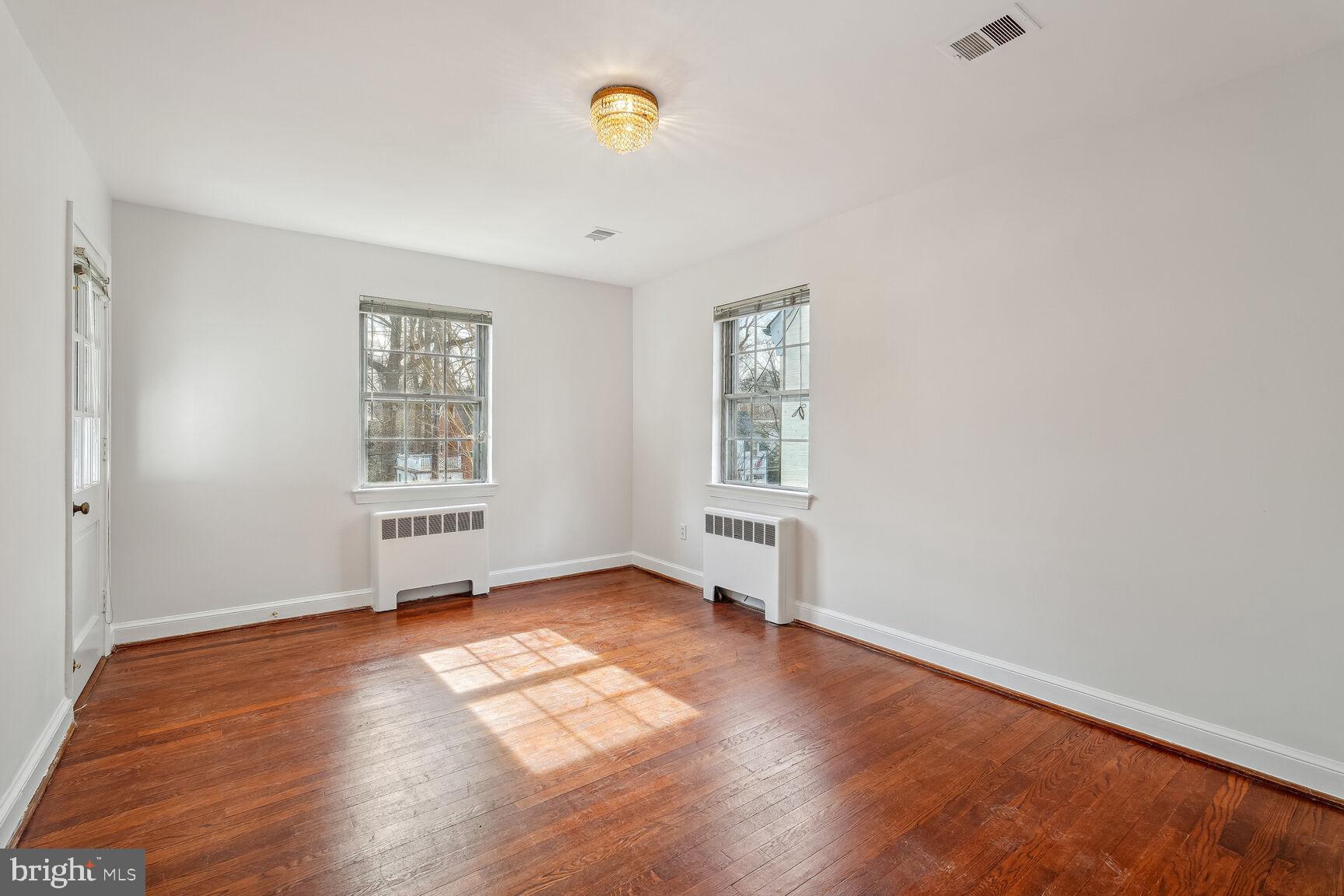 4827 Sedgwick Street Northwest Washington, DC 20016 - Photo 10 of 23