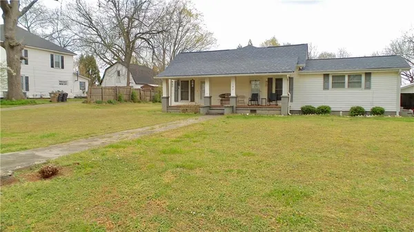 $335,000 | 186 Railroad Avenue, Lula, GA 30554