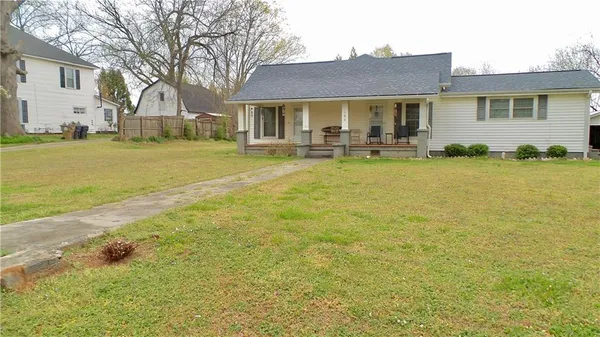 $335,000 | 186 Railroad Avenue, Lula, GA 30554