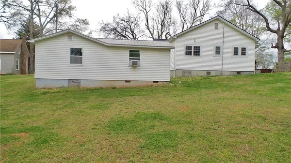 $335,000 | 186 Railroad Avenue, Lula, GA 30554