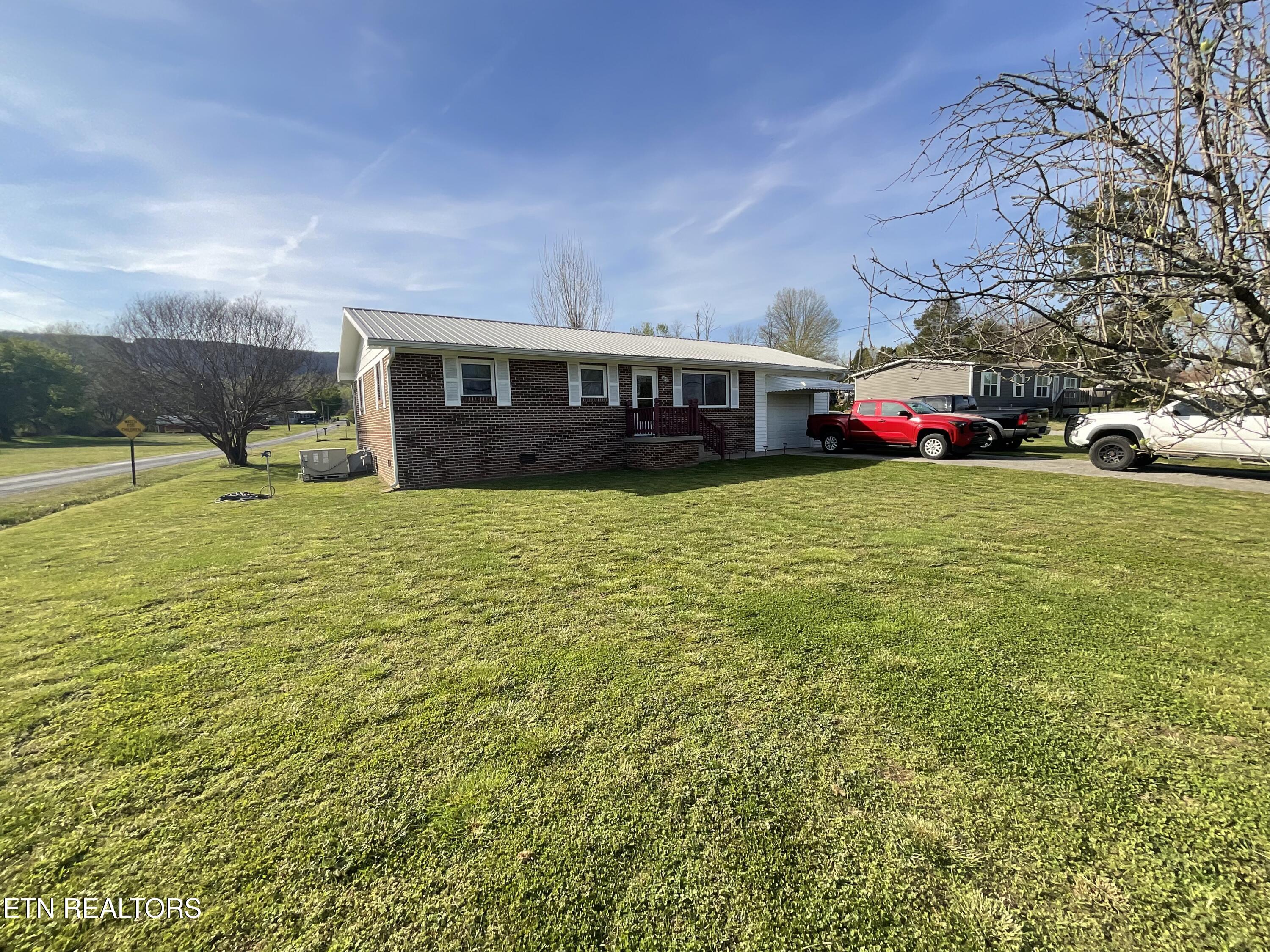 1084 Cemetery Road Spring City, TN 37381 - Photo 2 of 22 IMG_0972