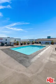 $1,095,000 | 10648 Woodbridge Street, Unit 105, Toluca Lake, CA 91602