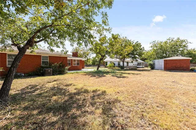 $340,000 | 420 West 4th Street, Crawford, TX 76638