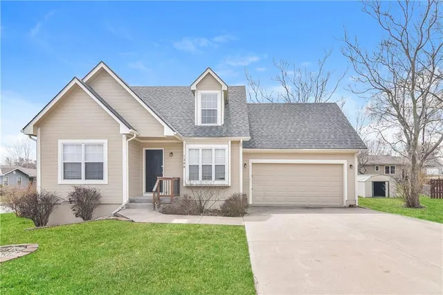 $1,930 | 1208 Deena Street, Pleasant Hill, MO 64080