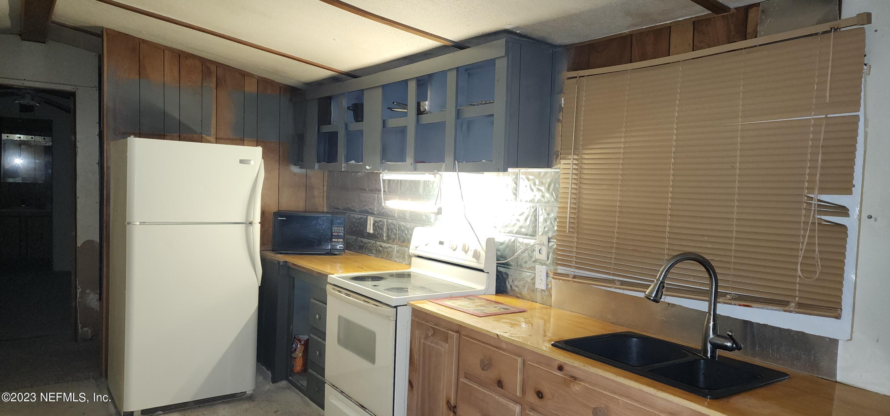 8274 Swan Lake Road Melrose, FL 32666 - Photo 8 of 18 Kitchen Pic 2