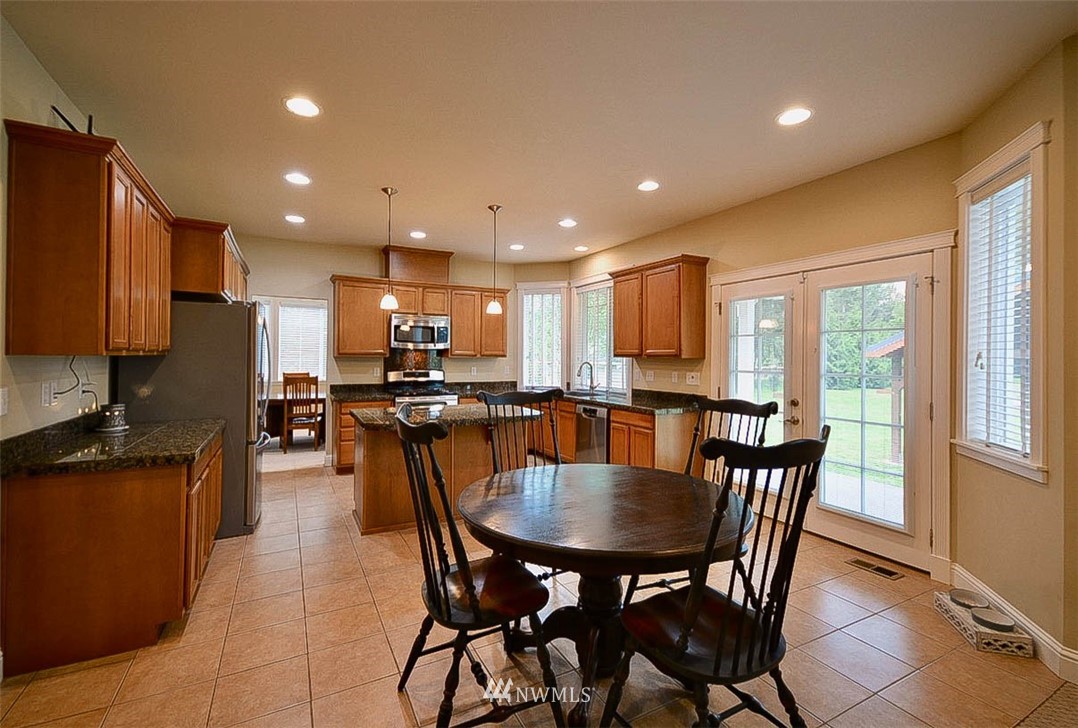 14801 Maple Ridge Lane Southeast Yelm, WA 98597 - Photo 12 of 38 Gallery Image 12