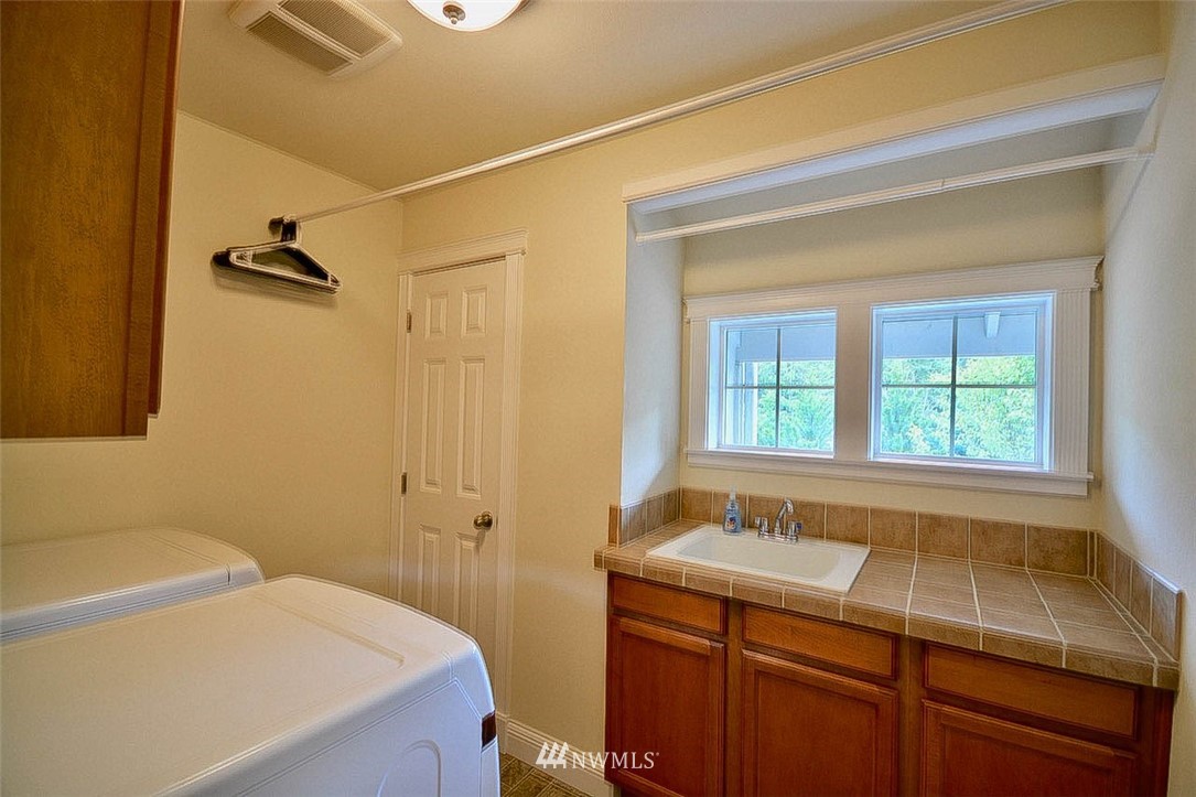 14801 Maple Ridge Lane Southeast Yelm, WA 98597 - Photo 19 of 38 Gallery Image 19