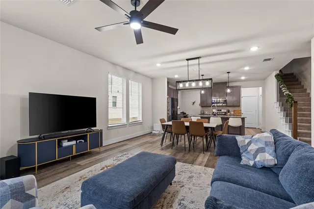 $435,000 | 827 Crystal Oak Lane, Arlington, TX 76005