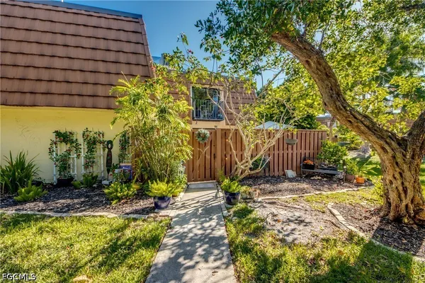$1,750 | 5213 Cedarbend Drive, Unit 4, Fort Myers, FL 33919