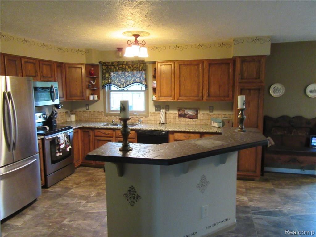 9926 Weber Road Columbus, MI 48063 - Photo 3 of 20