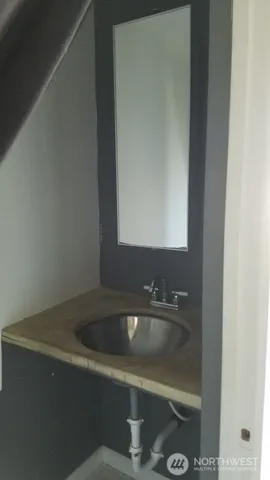 $3,600 | 722 20th Avenue, Seattle, WA 98122