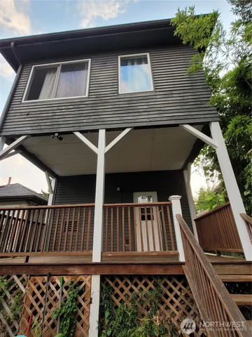 $3,600 | 722 20th Avenue, Seattle, WA 98122